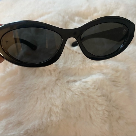 Prada PR 26ZS Sunglasses - Picture 2 of 9